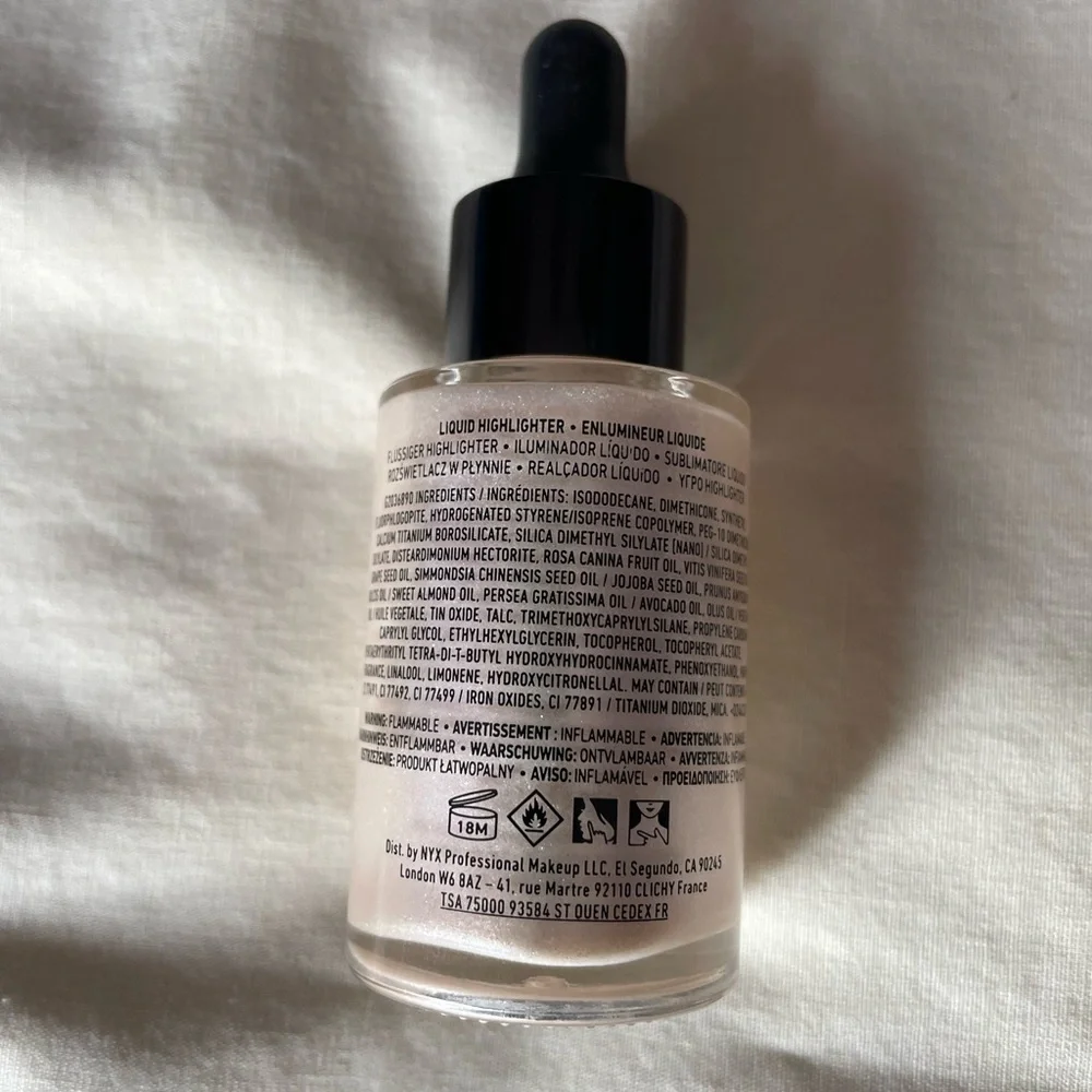 NYX California Beamin’ Liquid Highlighter, Pearl Necklace - Picture 6 of 9